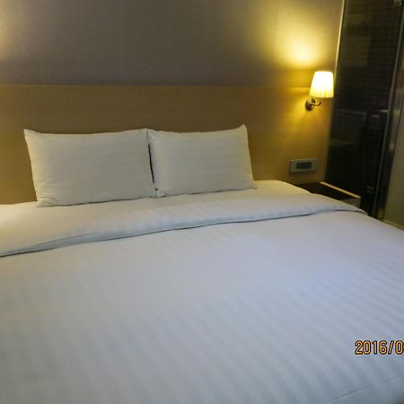 麗馨商旅七賢館 Otel Kaohsiung Dış mekan fotoğraf