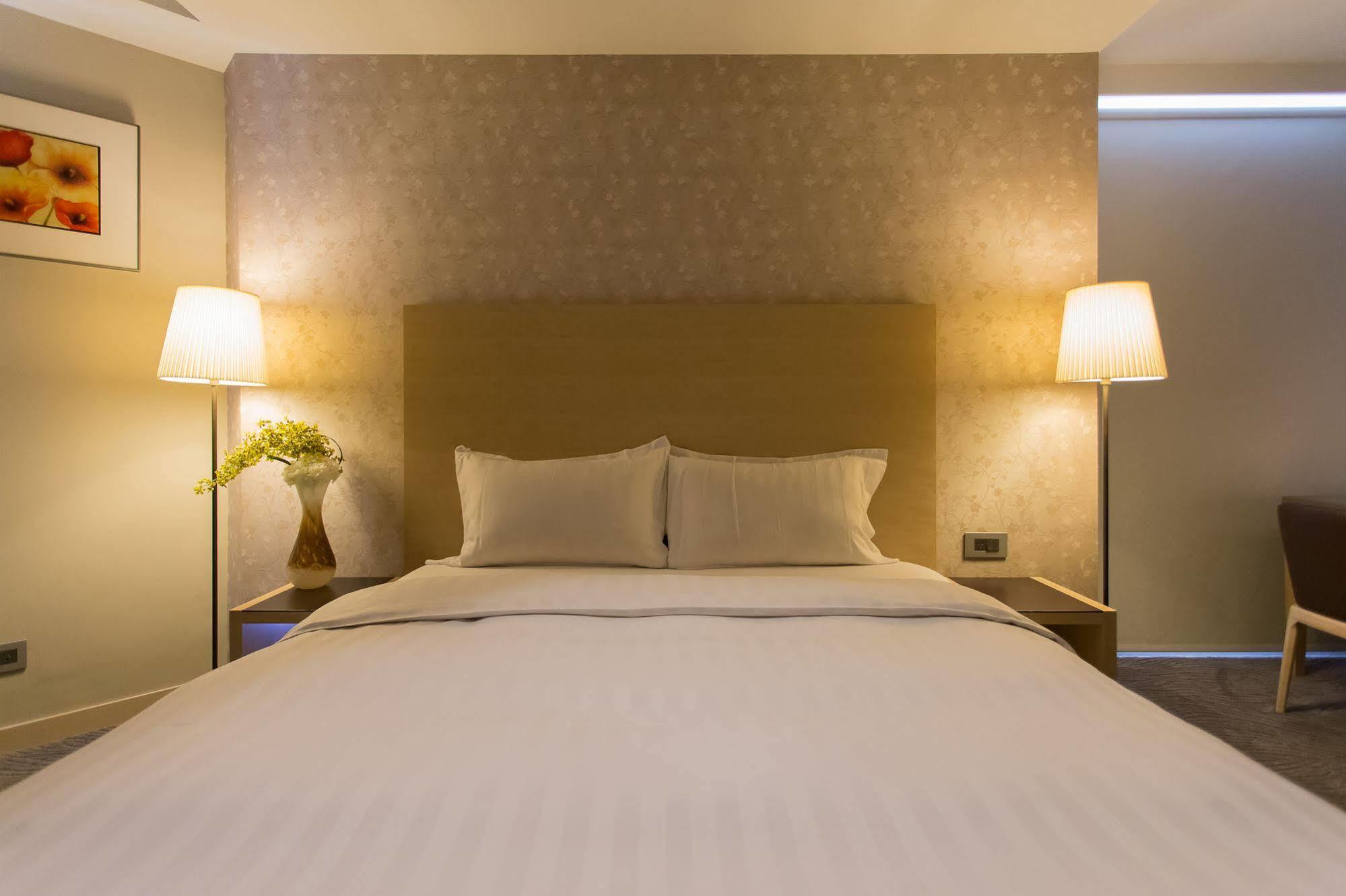 麗馨商旅七賢館 Otel Kaohsiung Dış mekan fotoğraf