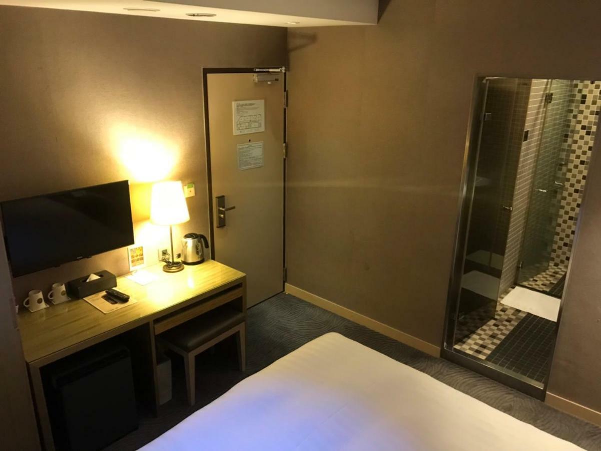 麗馨商旅七賢館 Otel Kaohsiung Dış mekan fotoğraf